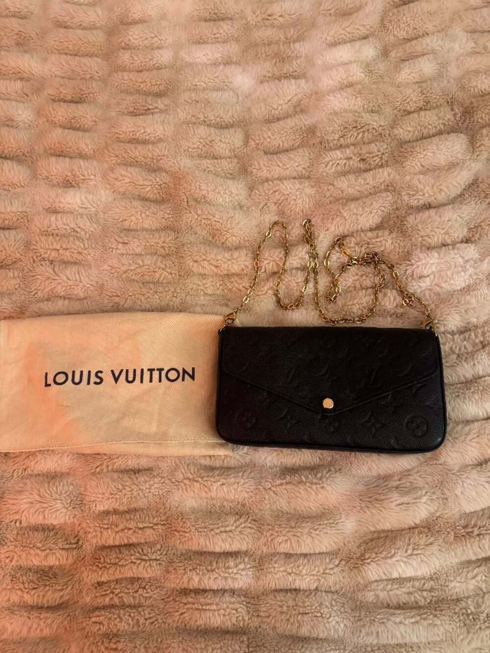 Louis Vuitton Pochette Félicie in Black Monogram Empreinte Leather - Picture 3 of 4